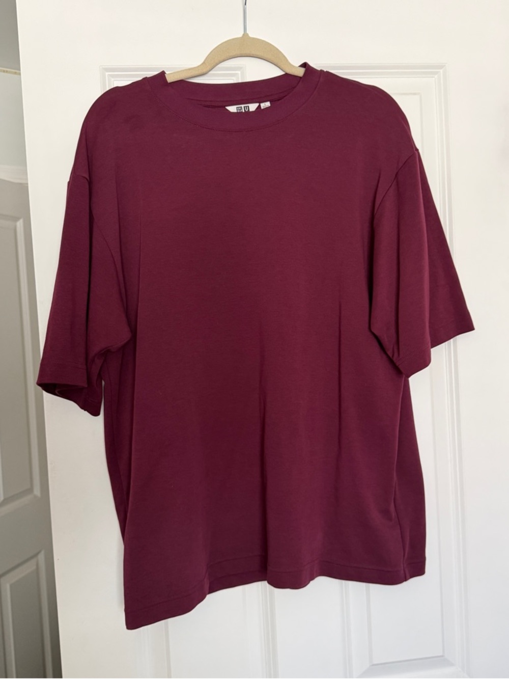 Uniqlo Men’s Maroon Boxy T-Shirt Size Large